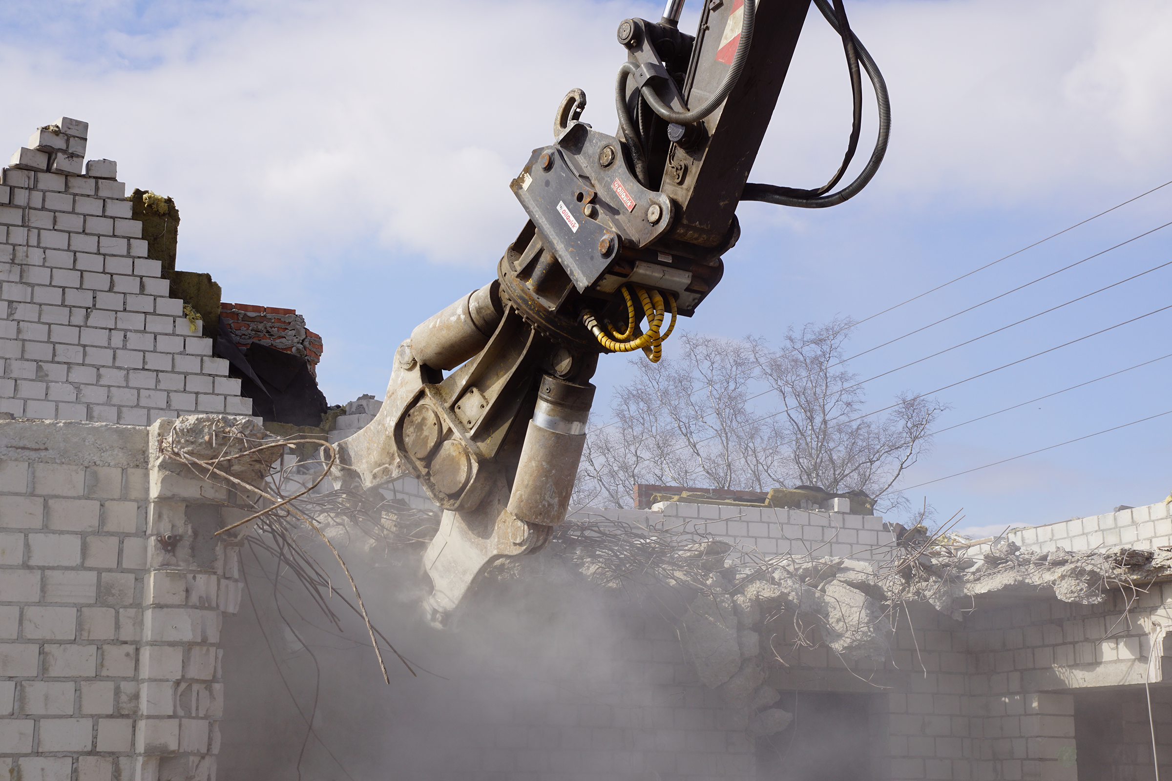 Structure dismantling Los Angeles